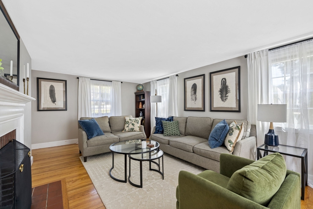 214 High Street Reading, MA 01867 - Photo 7 of 39