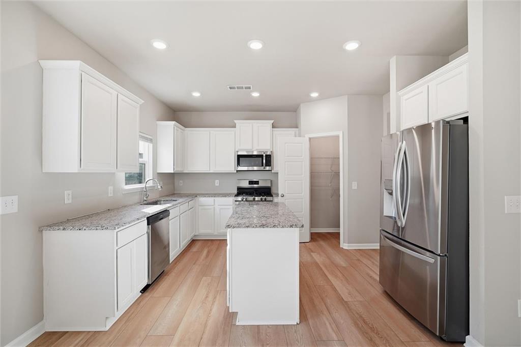 517 Edgemore Road Canton, GA 30114 - Photo 13 of 50 Gallery Image 13