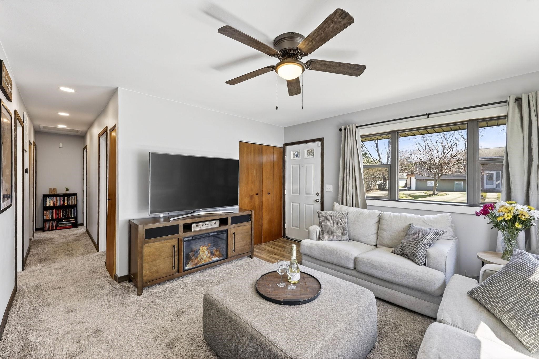 1010 Grant Street Fort Atkinson, WI 53538 - Photo 5 of 45