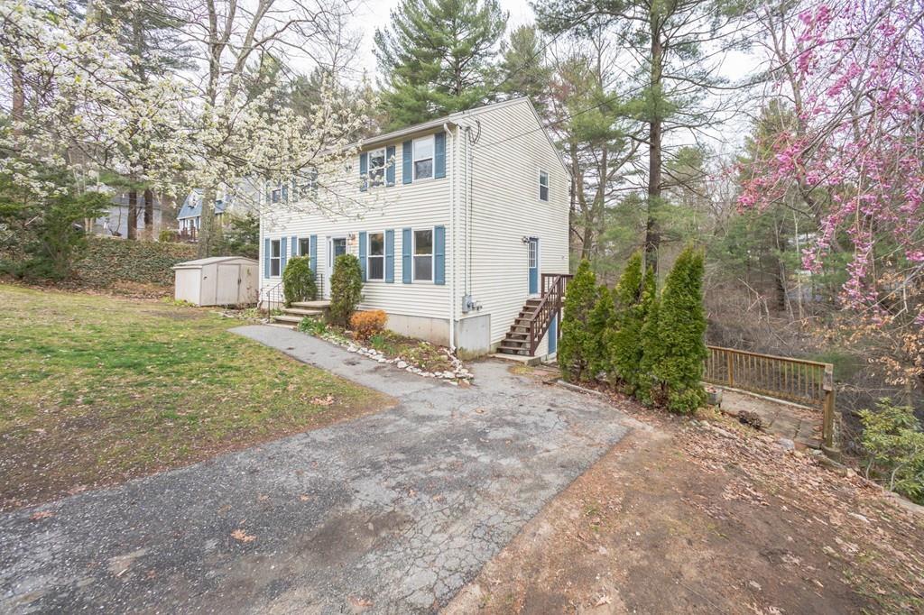 33 Outlook Road Billerica, MA 01862 - Photo 2 of 38 Gallery Image 2