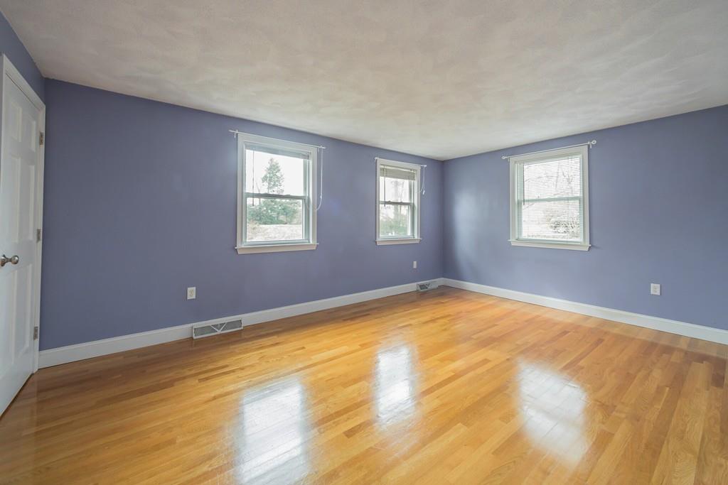 33 Outlook Road Billerica, MA 01862 - Photo 24 of 38 Gallery Image 24