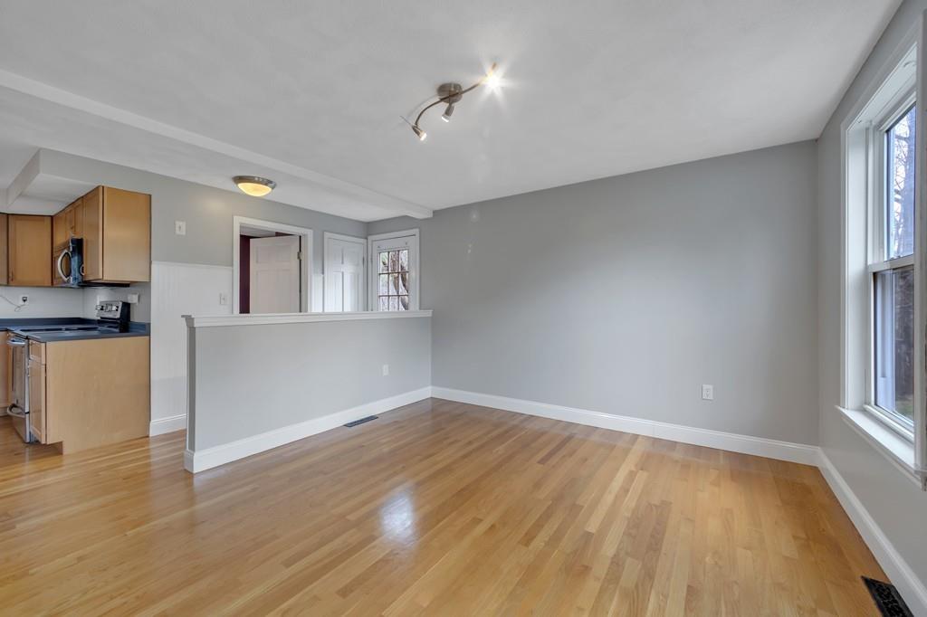 33 Outlook Road Billerica, MA 01862 - Photo 7 of 38 Gallery Image 7