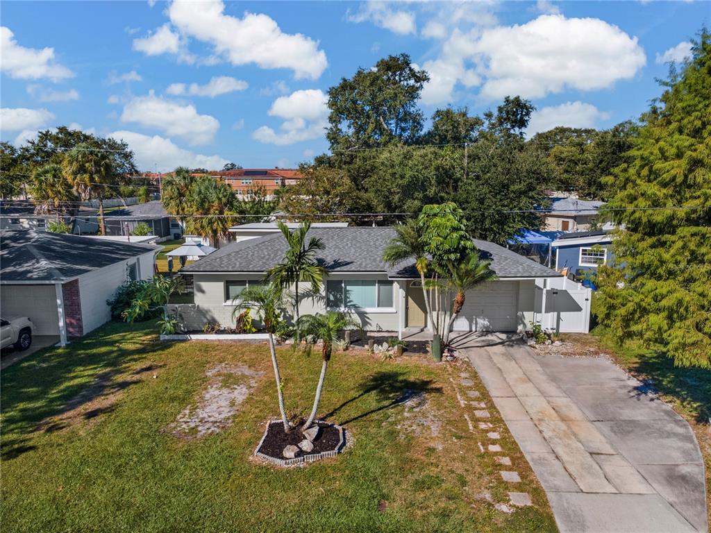5046 99th Way North St. Petersburg, FL 33708 - Photo 25 of 41 a view of a basketball court