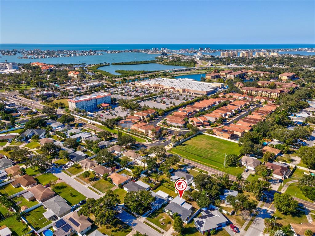 5046 99th Way North St. Petersburg, FL 33708 - Photo 30 of 41 an aerial view of multiple house