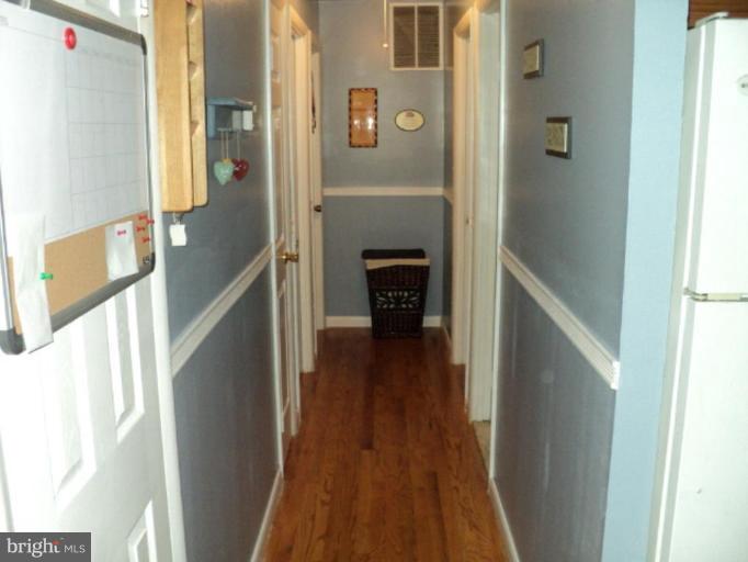 173 Magothy Beach Road Pasadena, MD 21122 - Photo 17 of 22 Hallway