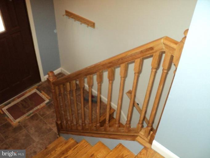 173 Magothy Beach Road Pasadena, MD 21122 - Photo 18 of 22 Foyer