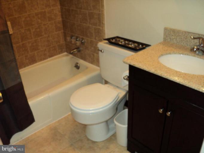 173 Magothy Beach Road Pasadena, MD 21122 - Photo 9 of 22 Full Bath on Main Level View 1