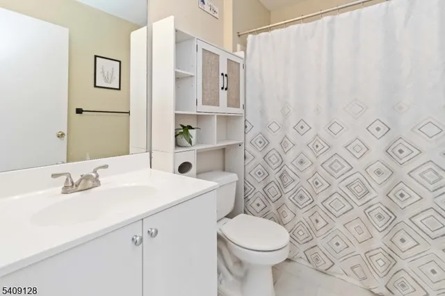 $399,000 | 1625 King Court, Green Brook, NJ 08812