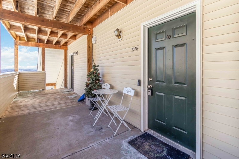 1625 King Court Green Brook, NJ 08812 - Photo 15 of 15