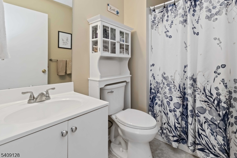 1625 King Court Green Brook, NJ 08812 - Photo 10 of 15