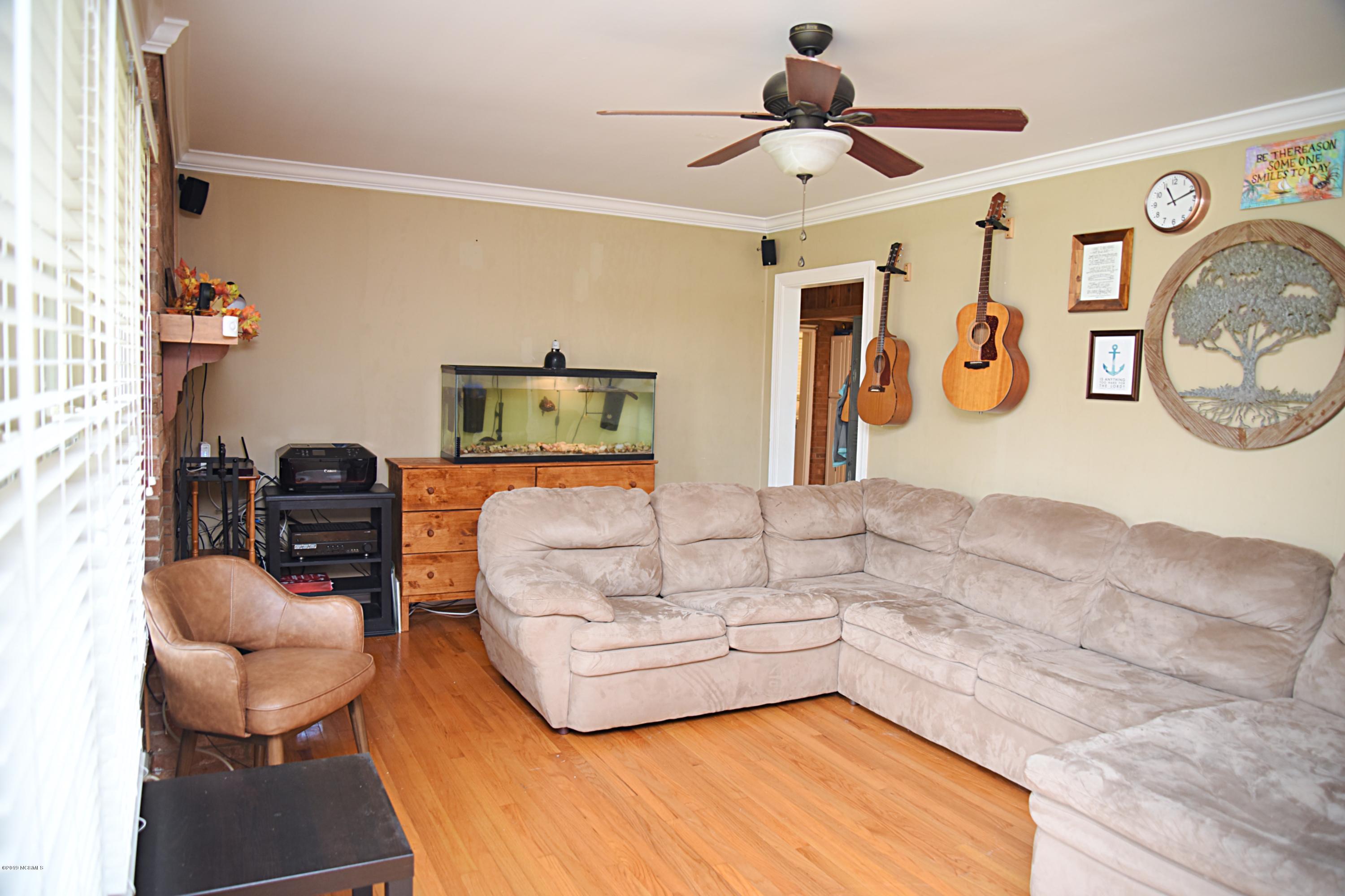 1011 Ensworth Road Northwest Wilson, NC 27896 - Photo 3 of 39 Living Room