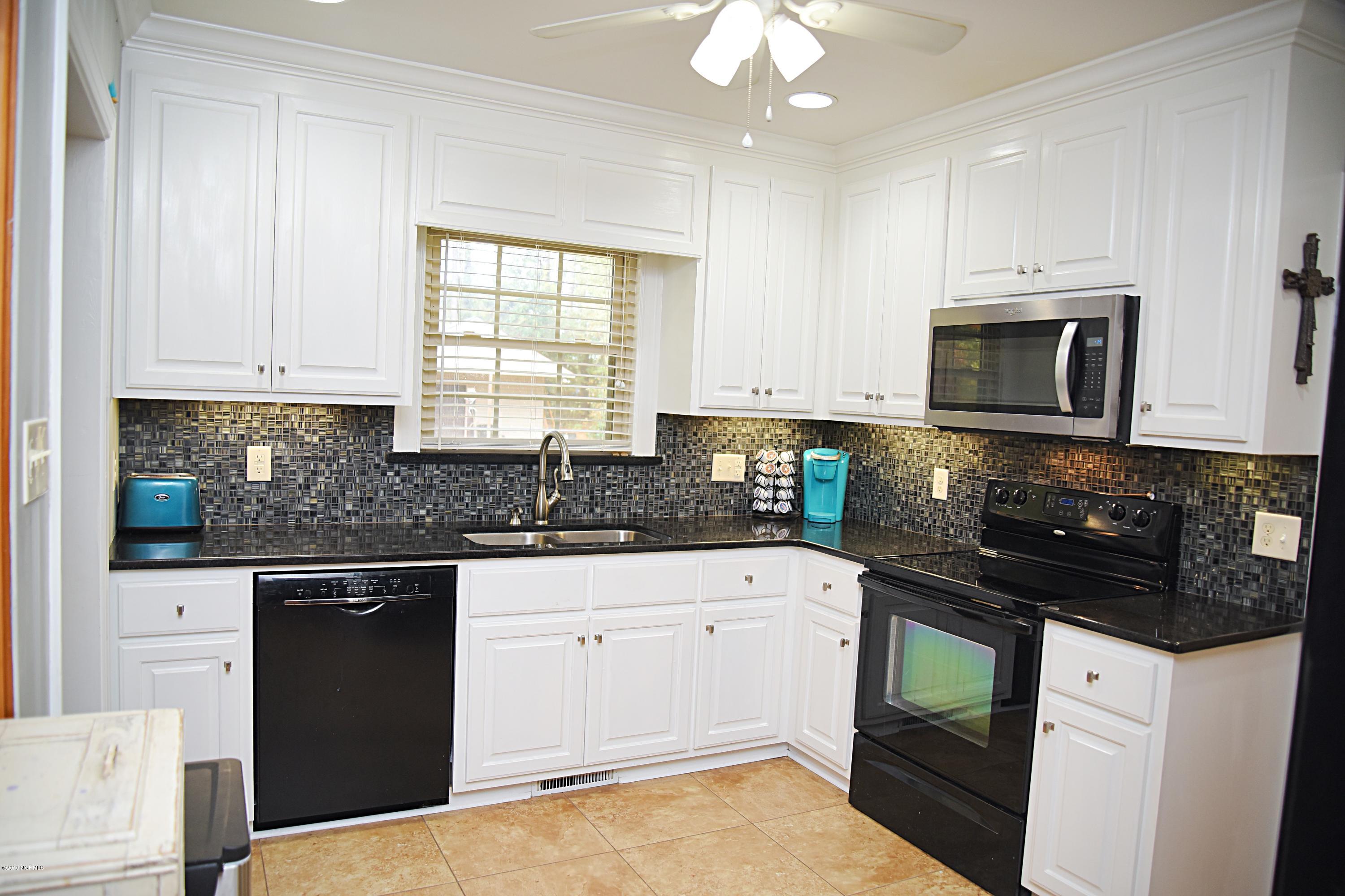 1011 Ensworth Road Northwest Wilson, NC 27896 - Photo 8 of 39 29