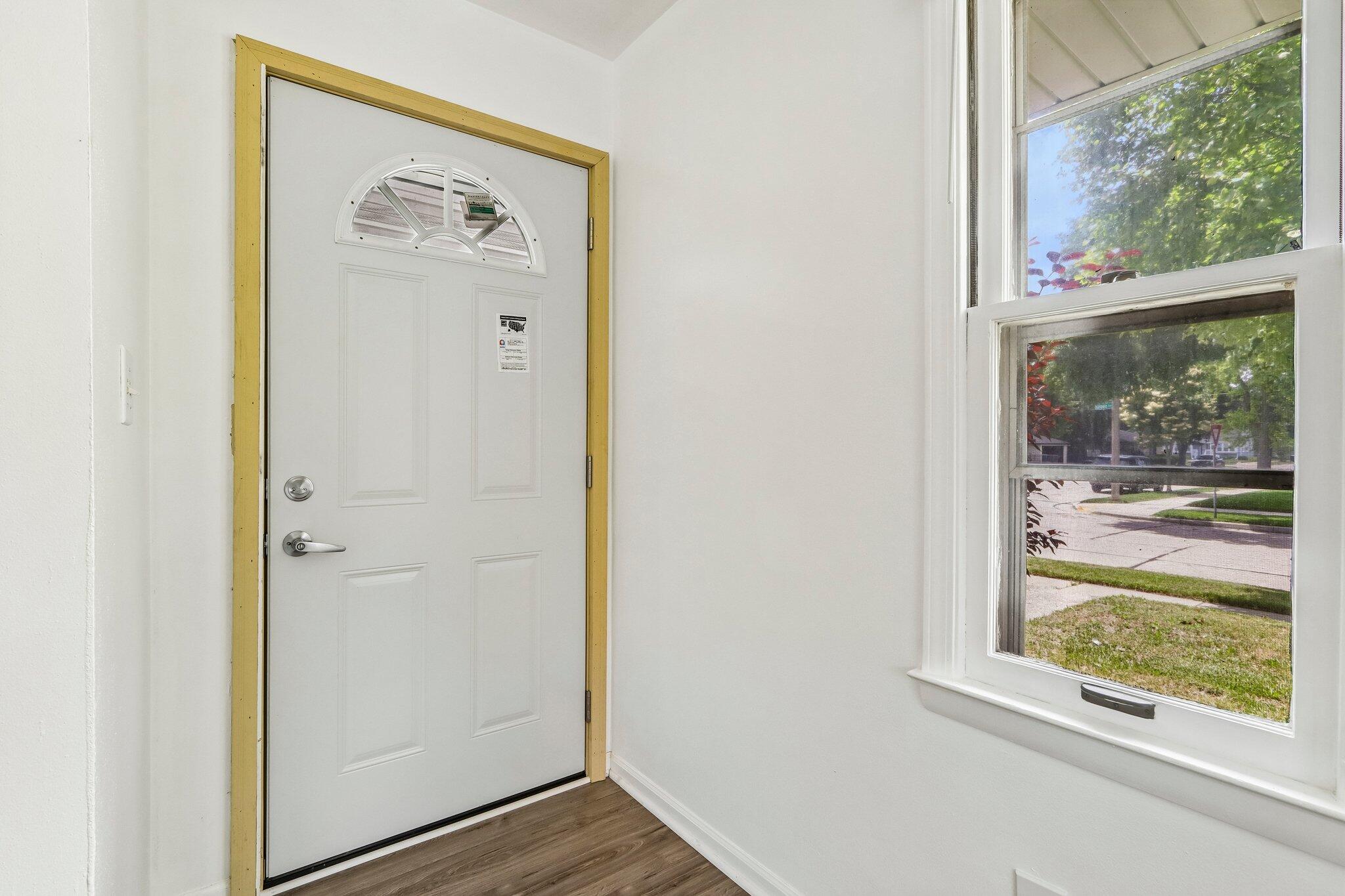 2223 Grove Avenue Racine, WI 53405 - Photo 6 of 30 Foyer