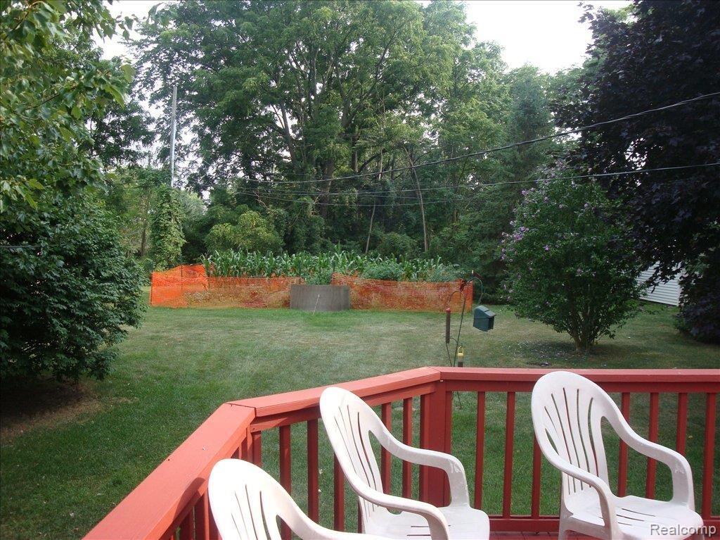 535 Sarsfield Drive Rochester, MI 48307 - Photo 7 of 15 Large Lot