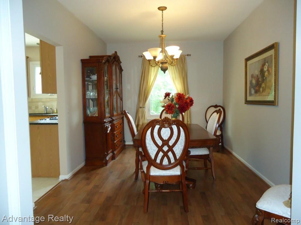 2034 Baron Rochester, MI 48307 - Photo 6 of 26 Formal Dining room