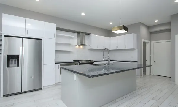 $2,200 | 309 East 43rd Street, Unit A, Houston, TX 77022