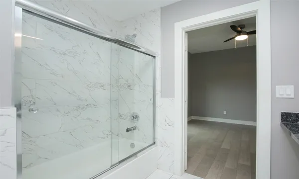 $2,200 | 309 East 43rd Street, Unit A, Houston, TX 77022
