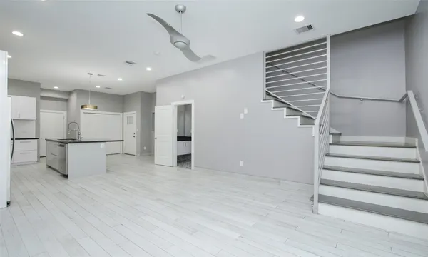 $2,200 | 309 East 43rd Street, Unit A, Houston, TX 77022