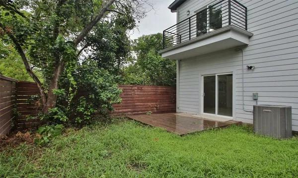 $2,200 | 309 East 43rd Street, Unit A, Houston, TX 77022