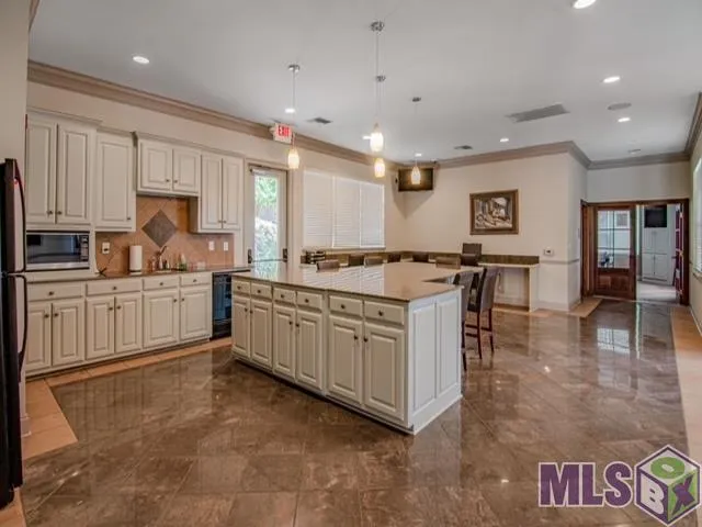 $178,000 | 4000 Lake Beau Pre Boulevard, Unit 110, Baton Rouge, LA 70820