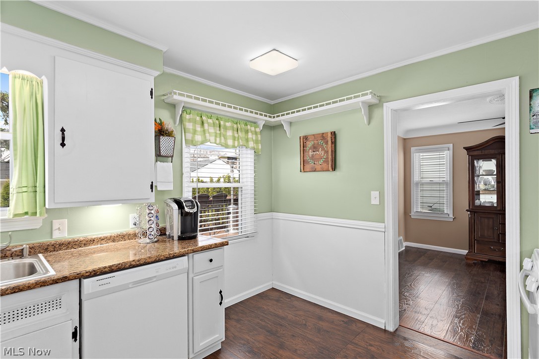 1244 Avondale Road Cleveland, OH 44121 - Photo 10 of 31