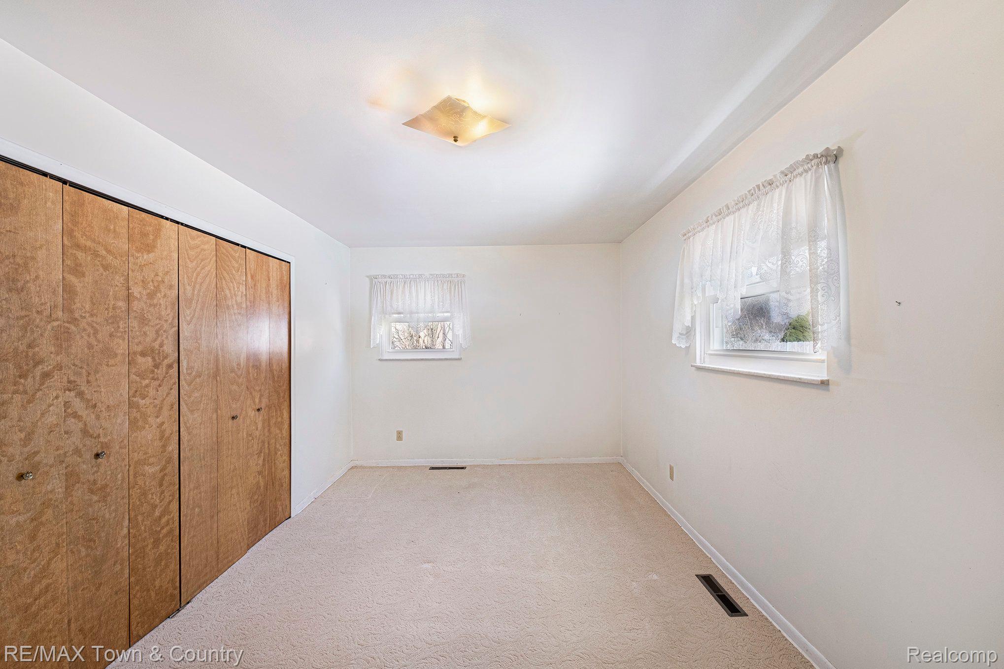 5182 North McKinley Road Flushing, MI 48433 - Photo 11 of 25 Gallery Image 11