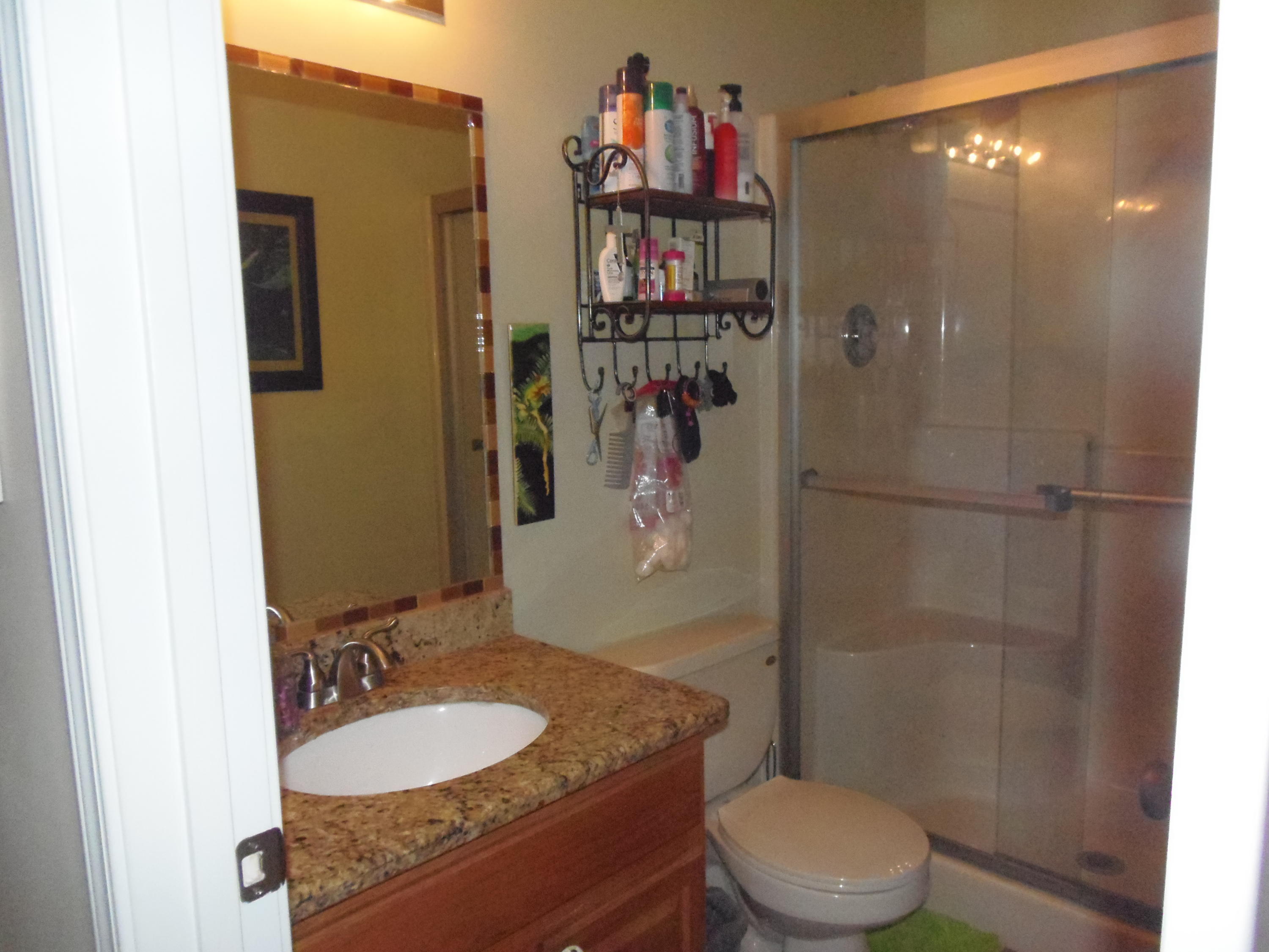 1145 Ridge Road Maryville, TN 37803 - Photo 25 of 40 MAIN LEVEL FULL BATH
