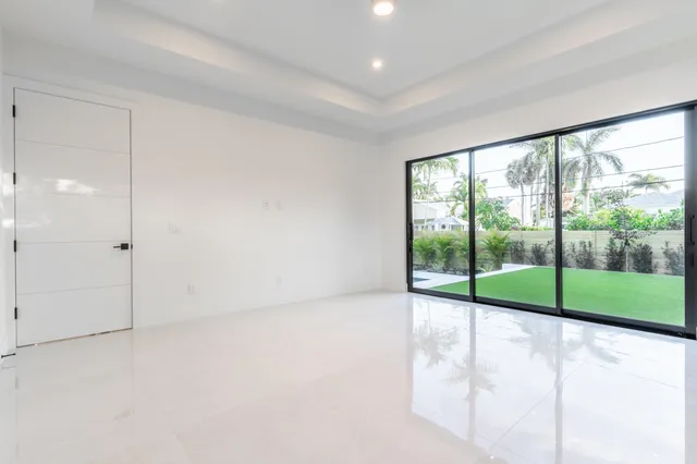 $6,300,000 | 258 33rd Court, West Palm Beach, FL 33407