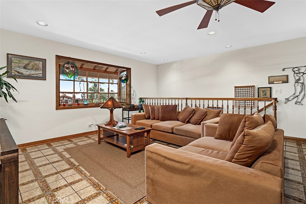 1746 Rudell Road Burbank, CA 91501 - Photo 22 of 41