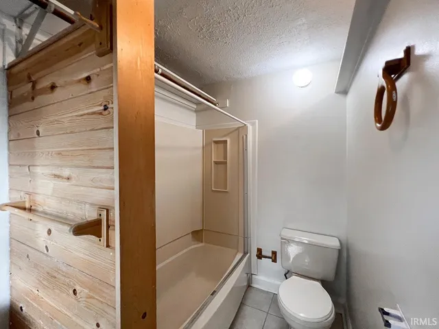 $3,400 | 410 East Hillside Drive, Bloomington, IN 47401