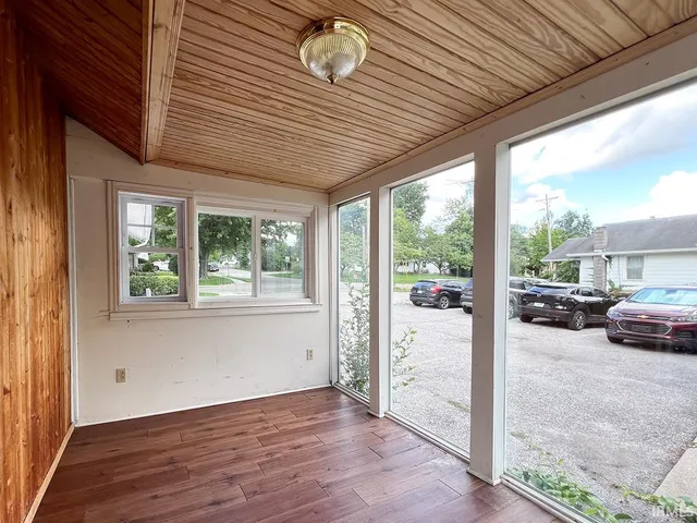 $3,400 | 410 East Hillside Drive, Bloomington, IN 47401