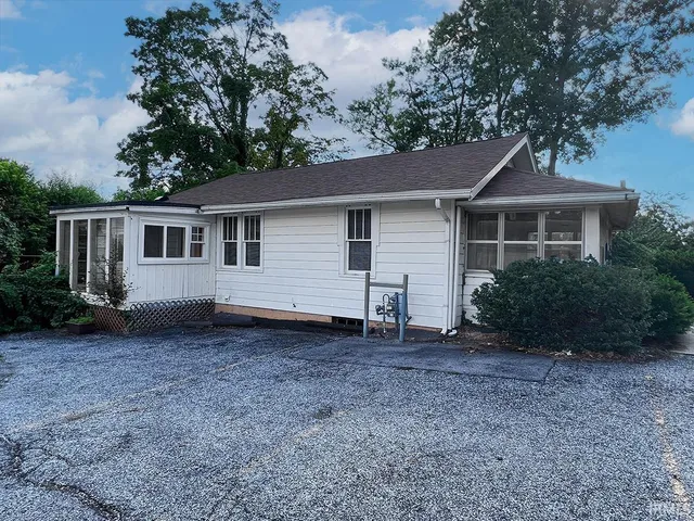 $3,400 | 410 East Hillside Drive, Bloomington, IN 47401