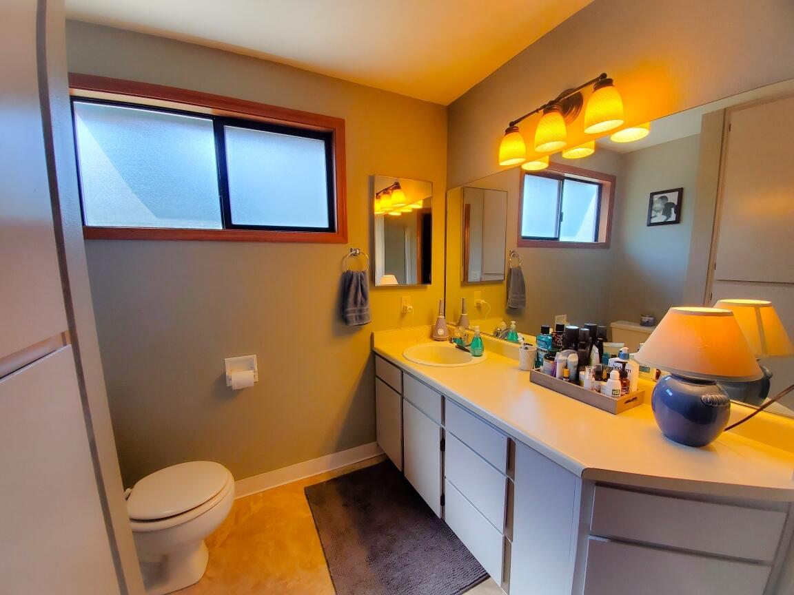 812 Crestbrook Road Medford, OR 97504 - Photo 9 of 21 812crestbrook-09