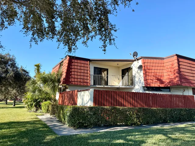 $2,300 | 3757 Victoria Drive, West Palm Beach, FL 33406