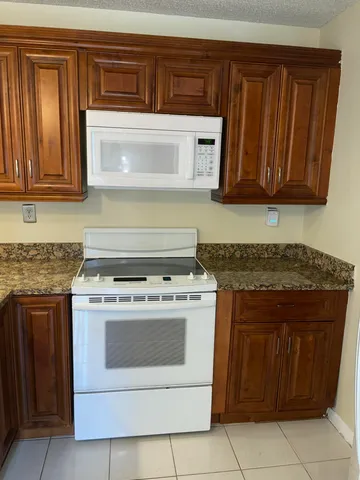 $2,300 | 3757 Victoria Drive, West Palm Beach, FL 33406