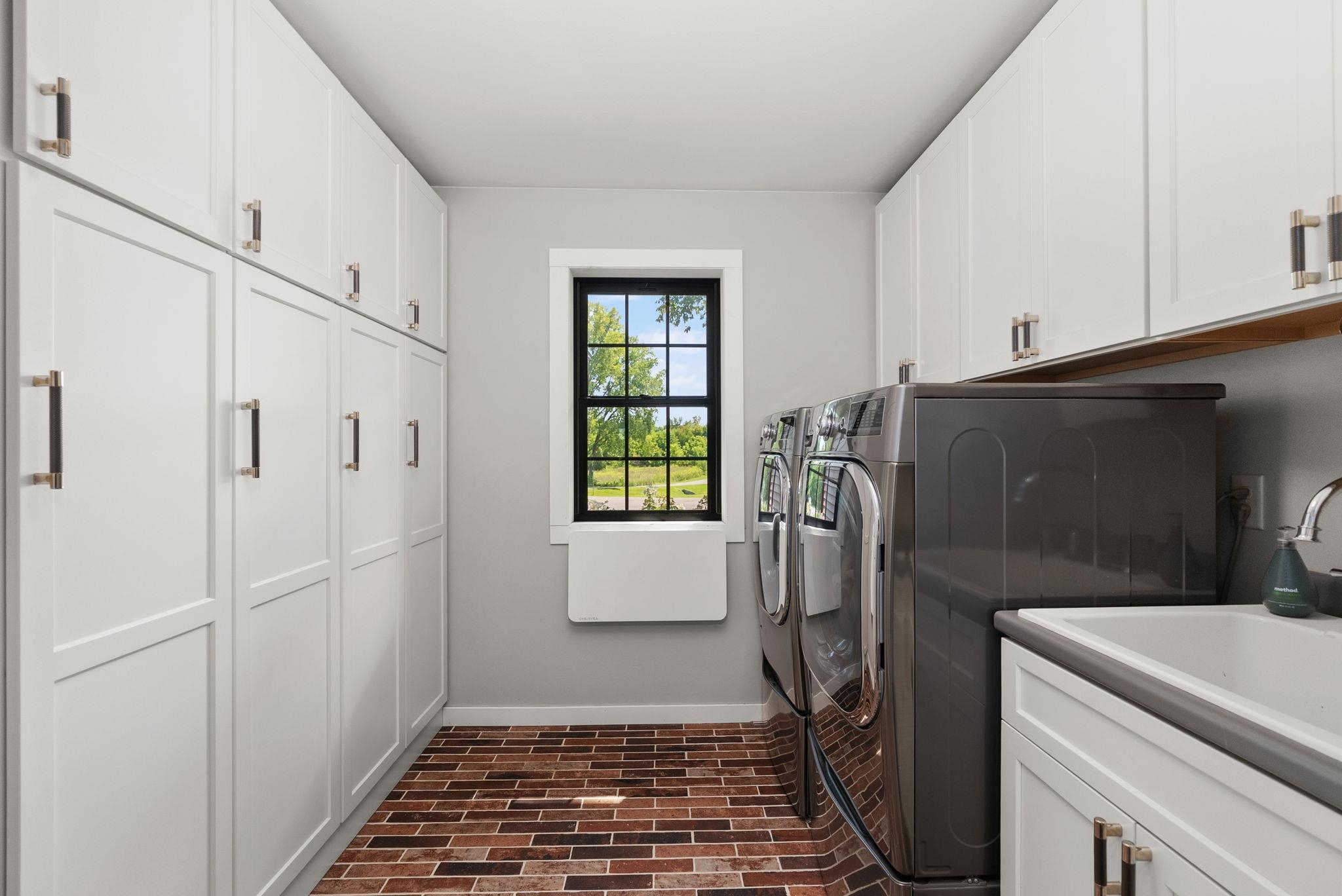 1828 Lake View Terrace Stoughton, WI 53589 - Photo 19 of 52 Gallery Image 19
