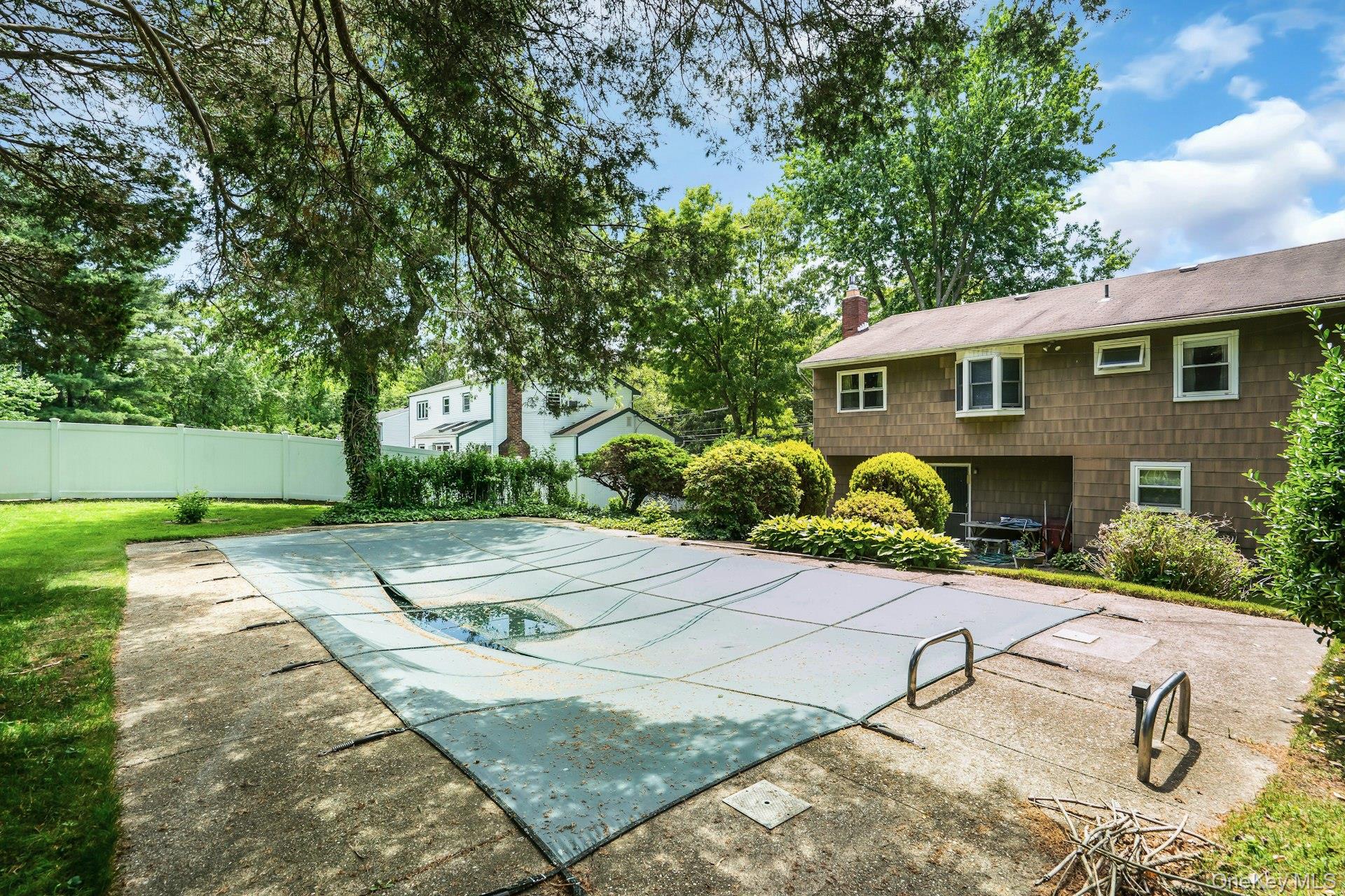 111 Daly Road East Northport, NY 11731 - Photo 31 of 38 Not representing pool as working.