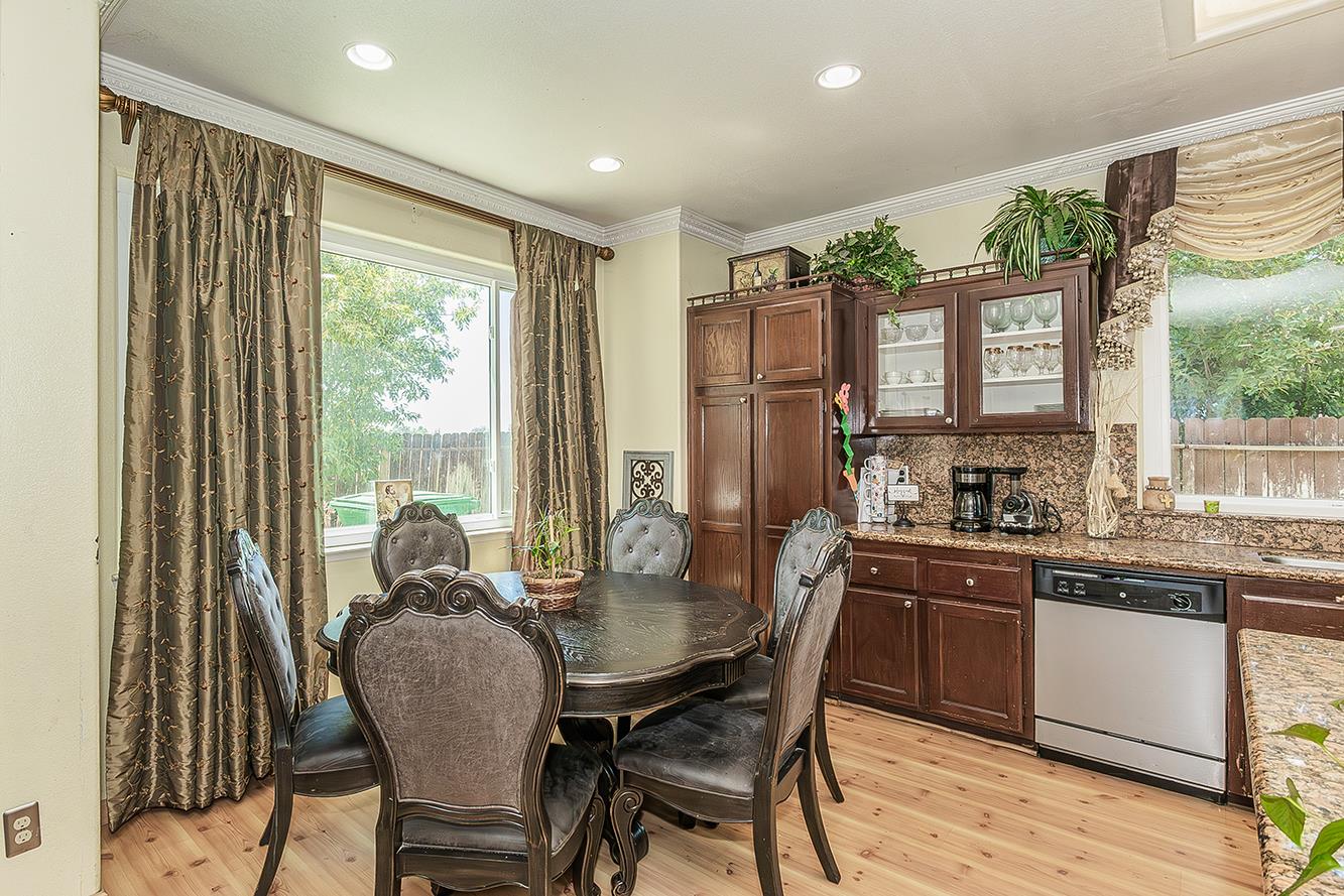 1903 North Sunny Lane Reedley, CA 93654 - Photo 11 of 34