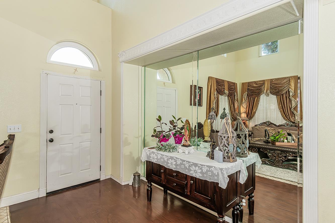 1903 North Sunny Lane Reedley, CA 93654 - Photo 3 of 34