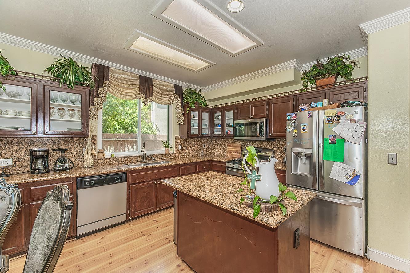 1903 North Sunny Lane Reedley, CA 93654 - Photo 10 of 34