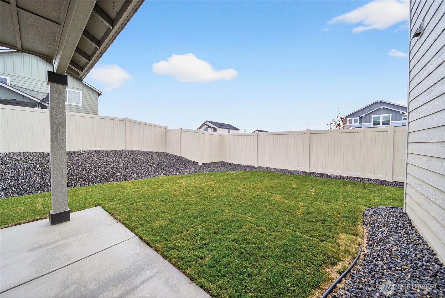 1903 Hickory Road Moses Lake, WA 98837 - Photo 6 of 12 a view of a back yard