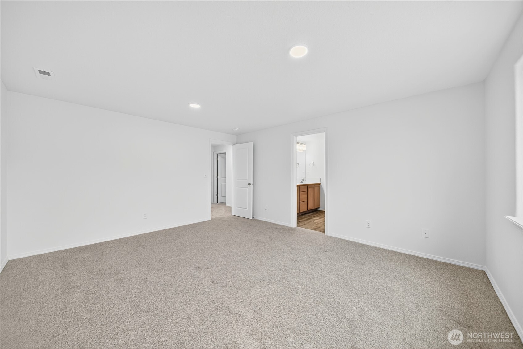 1903 Hickory Road Moses Lake, WA 98837 - Photo 7 of 12 a view of an empty room