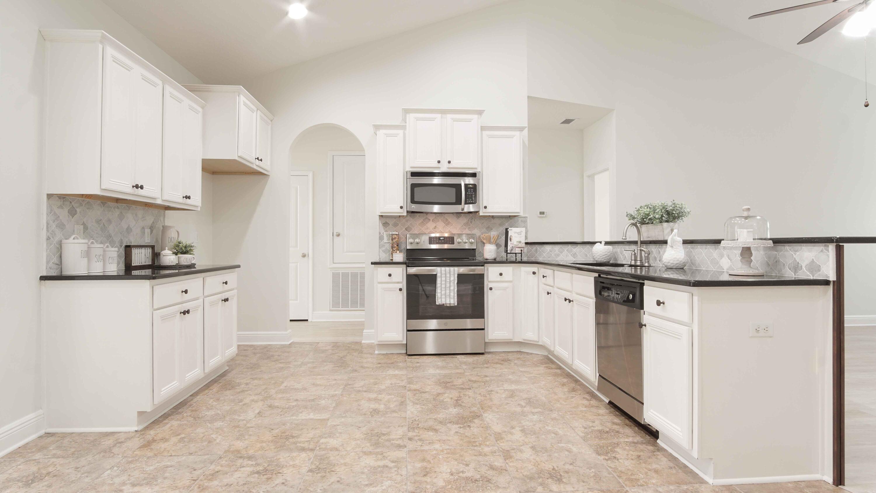 318 Mango Lane Freeport, FL 32439 - Photo 5 of 58 DSC03471-2