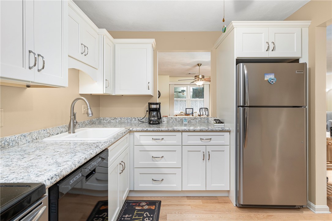 185 Manville Hill Road, Unit 202 Cumberland, RI 02864 - Photo 4 of 23 Gallery Image 4