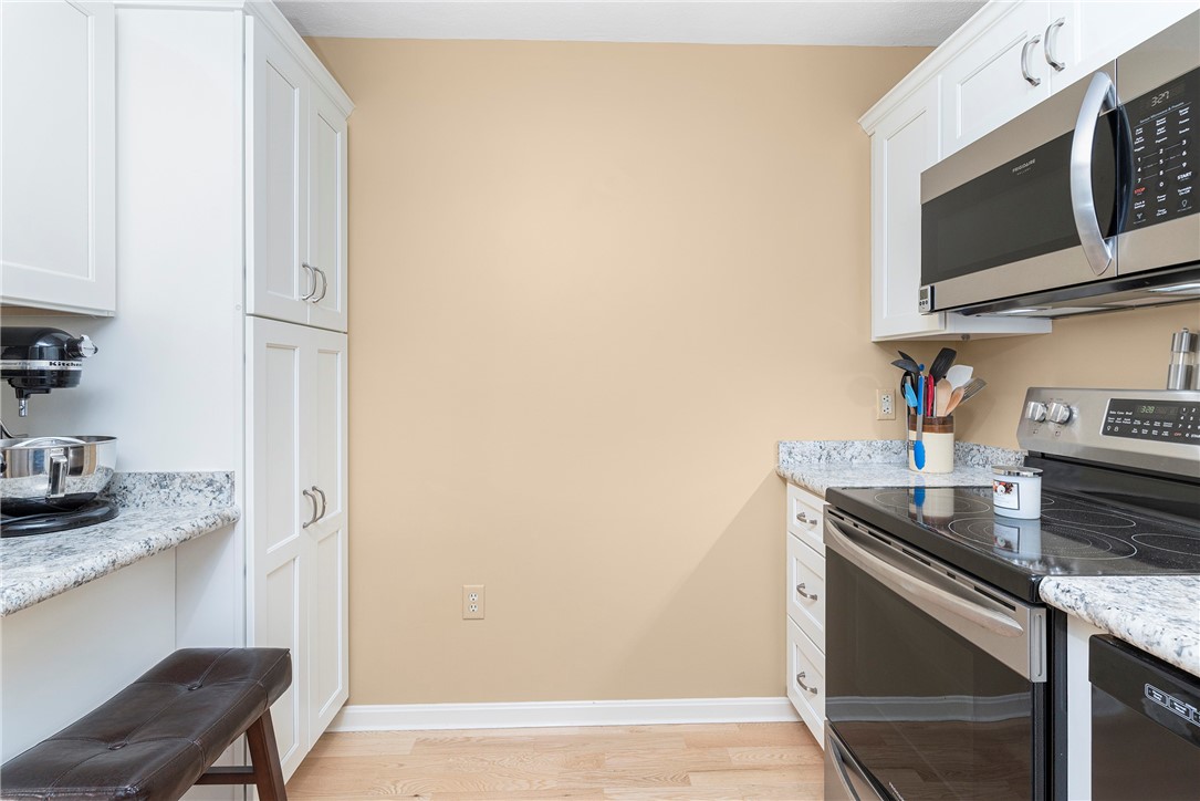 185 Manville Hill Road, Unit 202 Cumberland, RI 02864 - Photo 5 of 23 Gallery Image 5