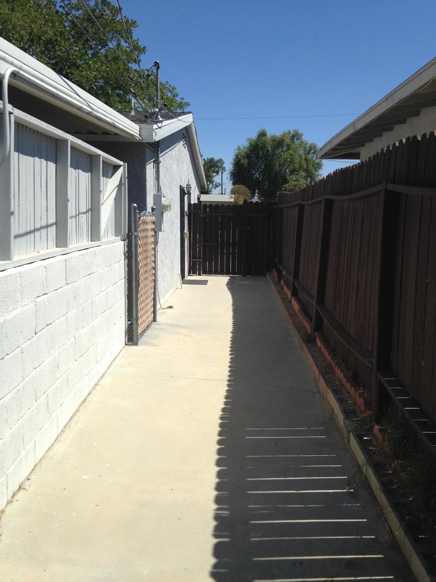 38917 Juniper Tree Road Palmdale, CA 93551 - Photo 11 of 11 Sideyard