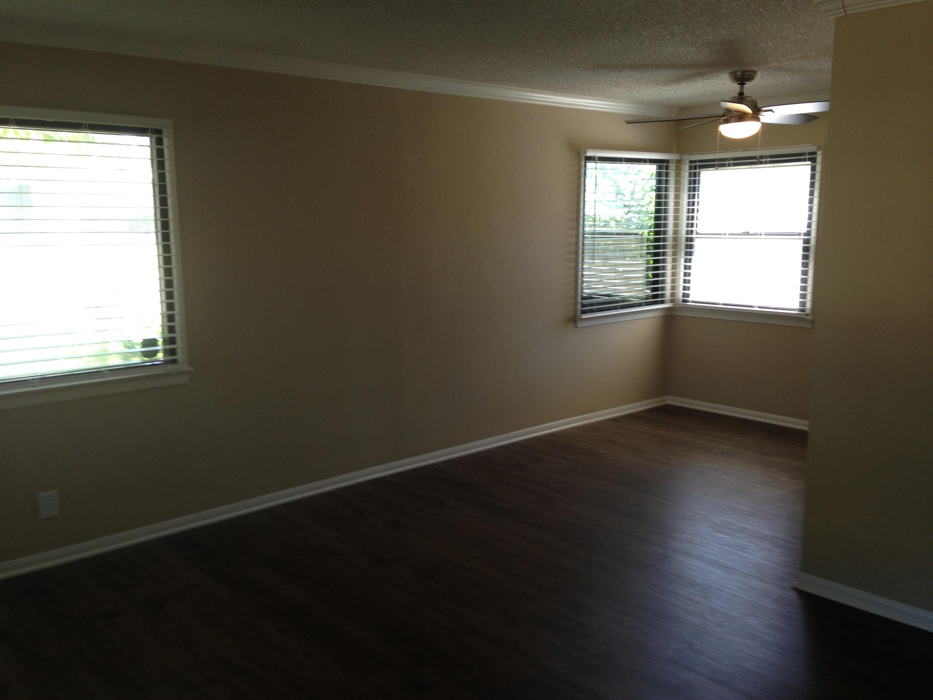 38917 Juniper Tree Road Palmdale, CA 93551 - Photo 3 of 11 Dining Area