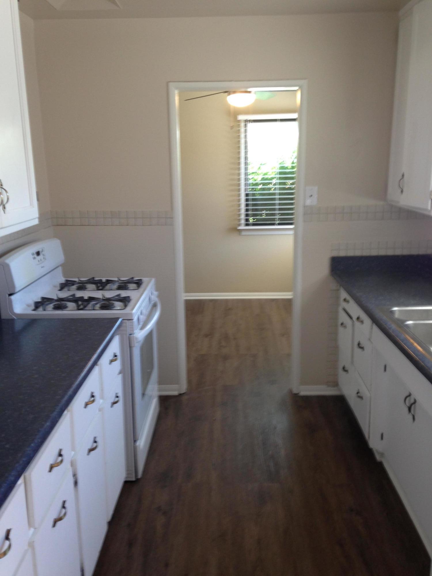 38917 Juniper Tree Road Palmdale, CA 93551 - Photo 4 of 11 Kitchen