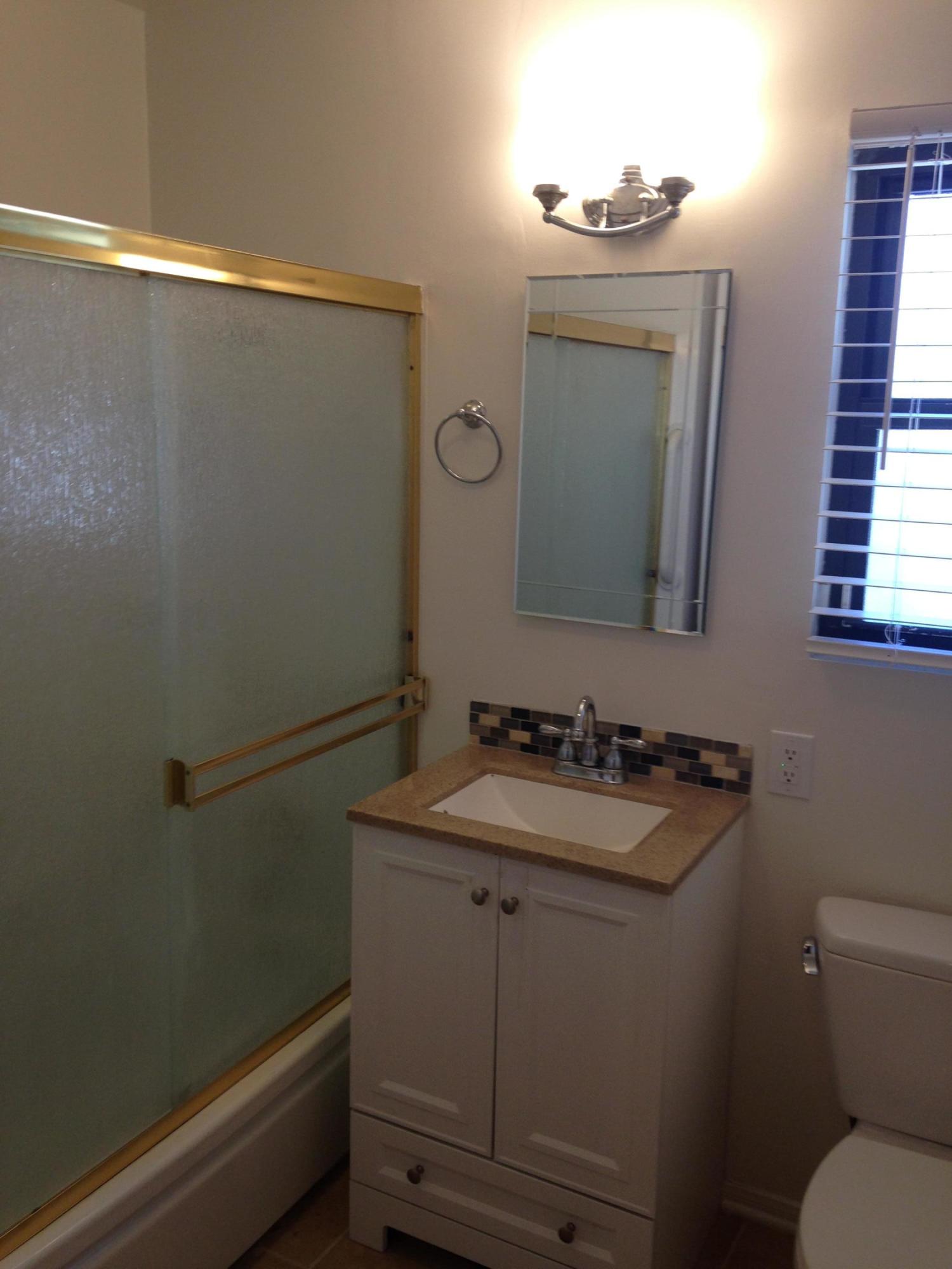 38917 Juniper Tree Road Palmdale, CA 93551 - Photo 8 of 11 Bathroom