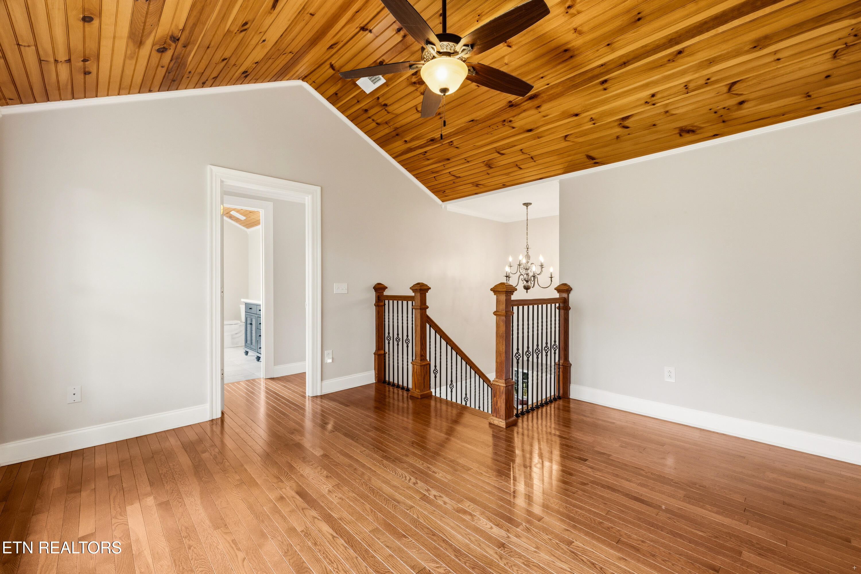 1640 Munsey Hatcher Road Seymour, TN 37865 - Photo 25 of 60 Upstairs